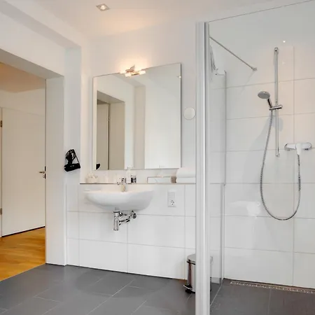Elisabeth Garni Hotel 3*