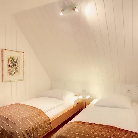 Elisabeth Garni Detmold