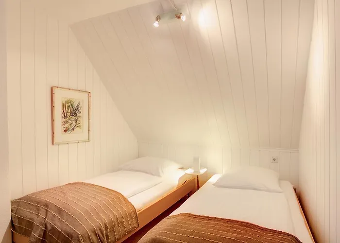 Elisabeth Garni Detmold